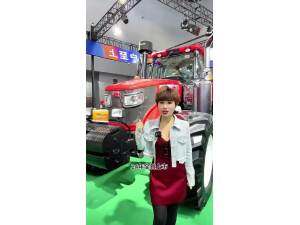 姐妹花逛展會—新品搶先看 東方紅LXA2304-1拖拉機